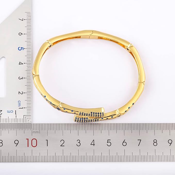 Yesalna Geometric Gold-Plated Bangle Bracelet for Women – Adjustable Open Cuff Design, Tarnish-Resistant Fashion Jewelry