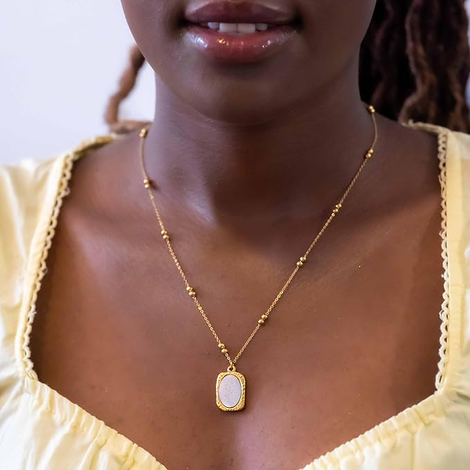 Gold & Silver Rose Pattern Pendant Necklace – 18K Plated Tarnish-Free Jewelry